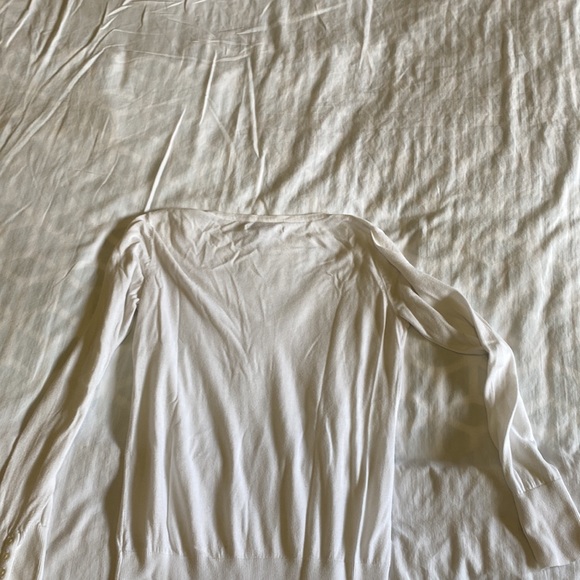 Light sweater for women; old navy size med - Picture 4 of 5